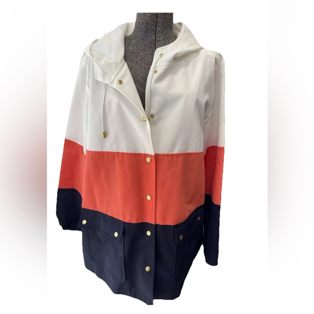 🆕Crown & Ivy NWT ladies XL raincoat “By the Sea” hooded water resistant-gorgeous